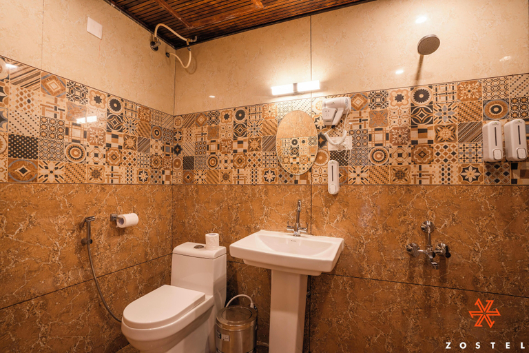 Bathroom 5, Zostel Kodaikanal (Vilpatti), Dindigul