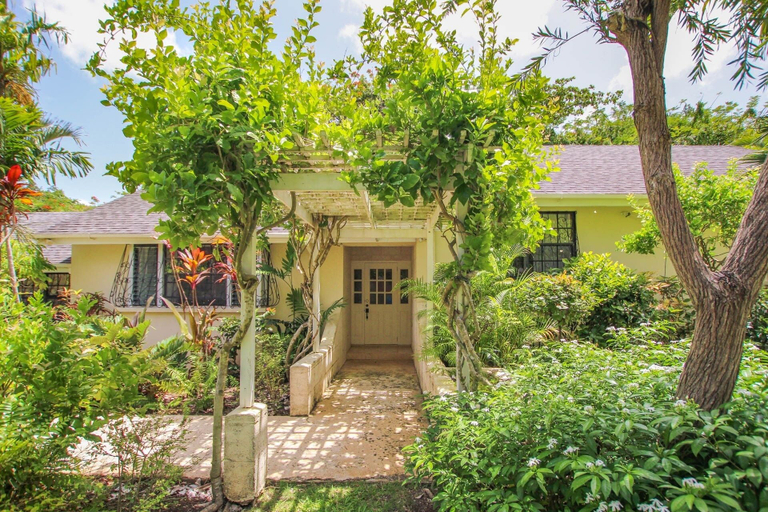 Exterior, Coral Gables 3 Bedroom Home