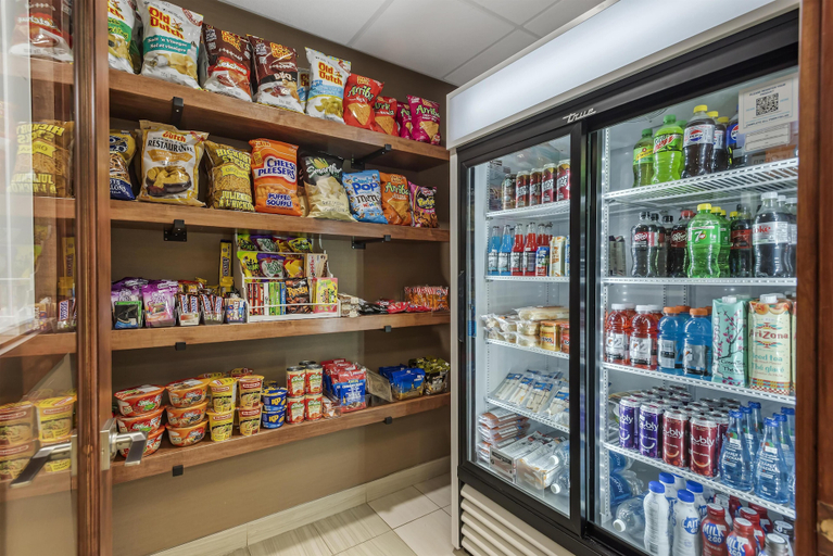 Food & Drinks 5, Best Western Plus Red Deer Inn & Suites, Division No. 8