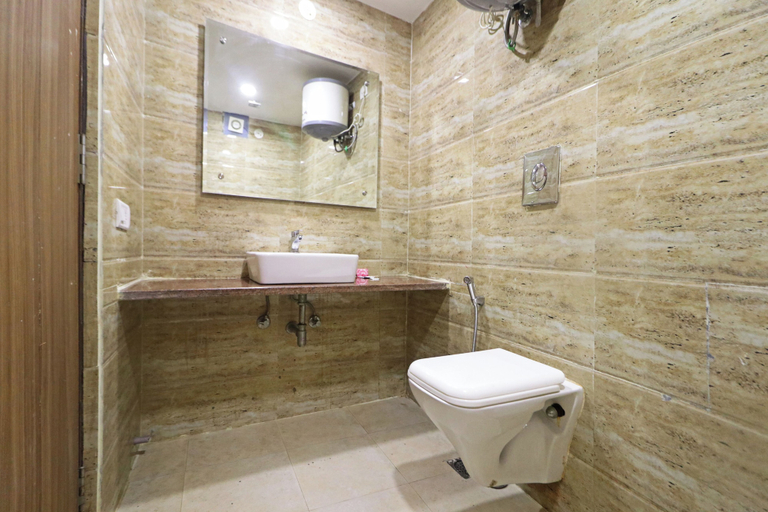 Bathroom 3, Hotel D'Capitol- Delhi Airport, Delhi