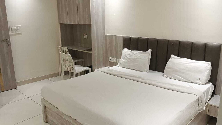 Room 4, Hotel Red Chilly Adarsh Nagar, Delhi