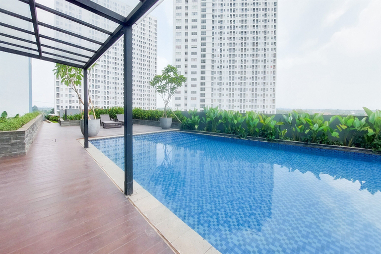 Pool 2, Minimalist And Warm Studio Room At Cisauk Point Apartment, Tangerang