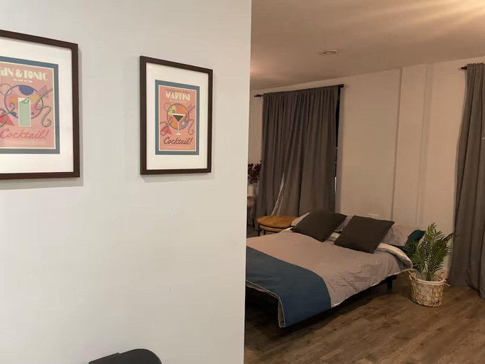 Room 4, Stylish Retreat - Sleeps 6 Terrace-2bedroom-petsok, Birmingham