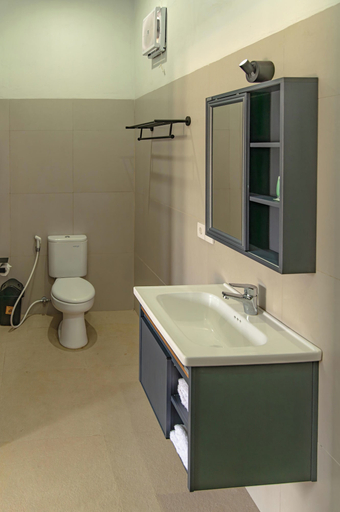 Bathroom 4, Satu Hati Hotel and Restaurant, Lombok
