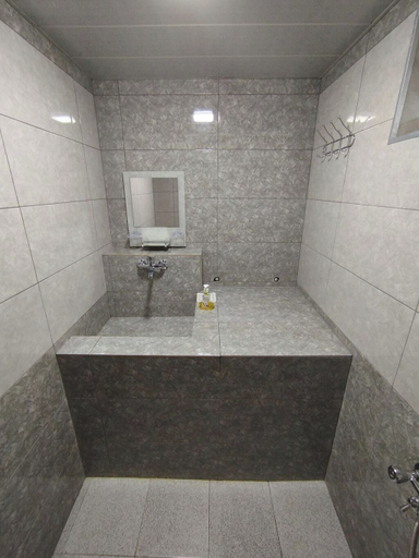 Bathroom 5, Sabir iki, Baku
