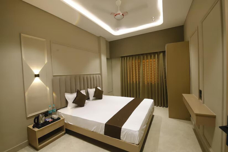 Room 5, Hotel Maheshwari Inn, Ujjain