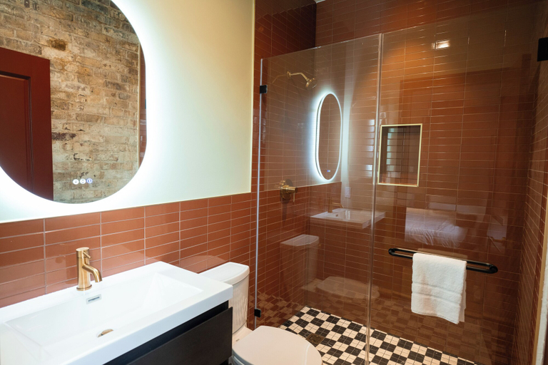 Bathroom 3, Gisele Hotel, Orleans