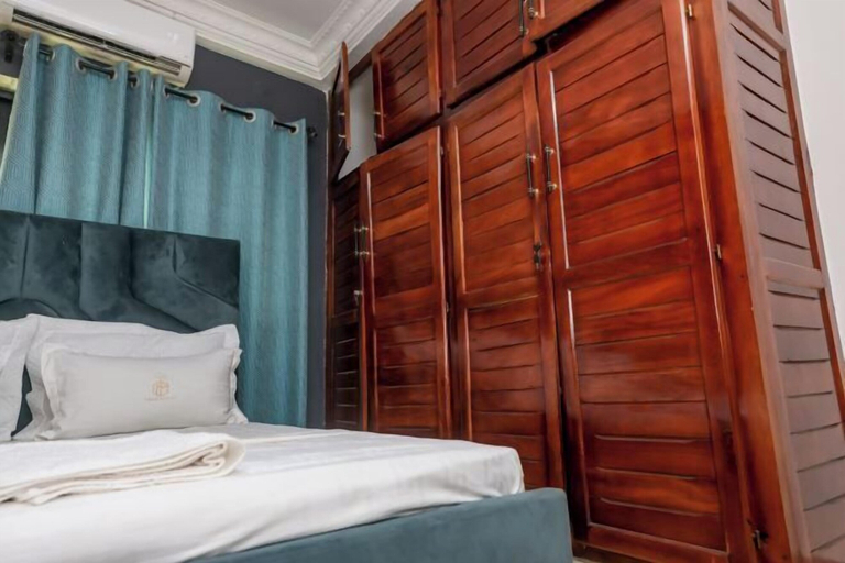 Room 2, T-Square Residence Makepe, Wouri