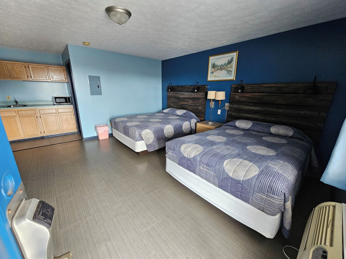 Room 2, Travelers Inn and Suites, McCracken