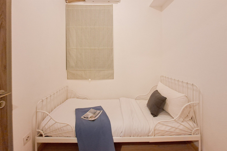 Room 4, Cozy And Pool View 2Br At Sky House Bsd Apartment, Tangerang Selatan