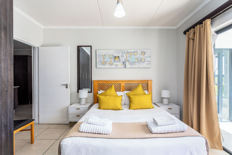 Room 5, The Sandown 178 by CTHA, City of Cape Town