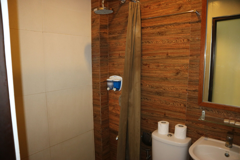 Bathroom 4, Marianne Hotel, Puerto Princesa City