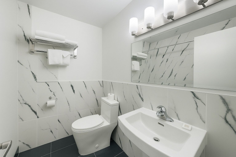 Bathroom 5, The Pas Motel, Division No. 21