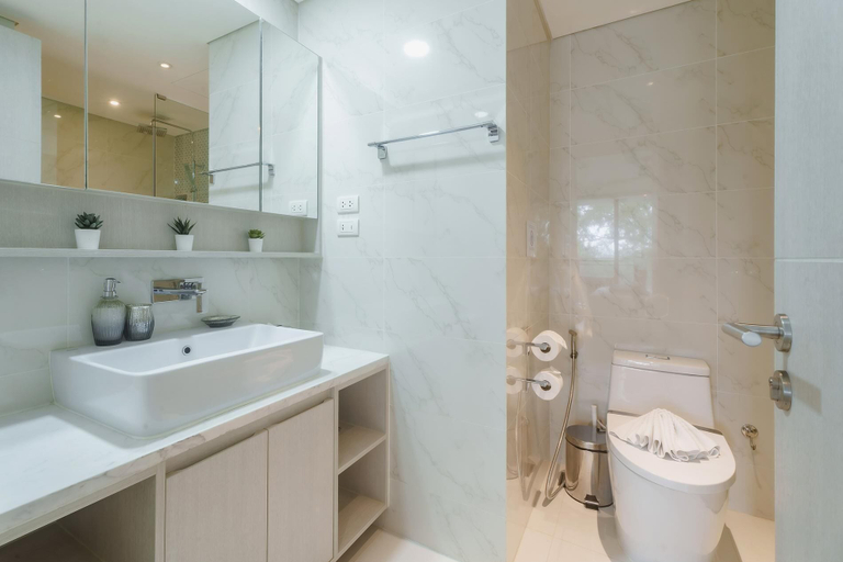 Bathroom 3, Cassia Exclusive Lake View Condo, Bang Tao Beach, Pulau Phuket