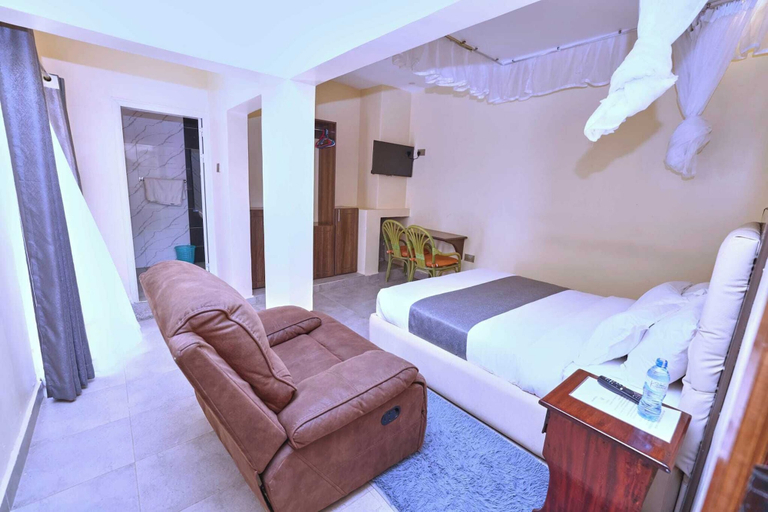 Room 5, Reva Place Resort, Kesses