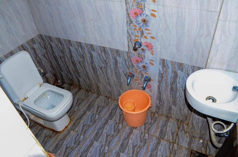 Bathroom, Hotel Shree Vallabh, Devbhumi Dwarka