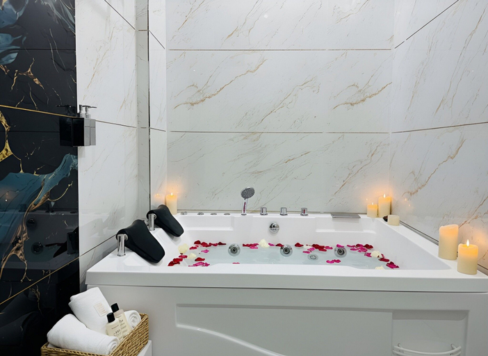 Bathroom 4, Knight Oasis, Sikar