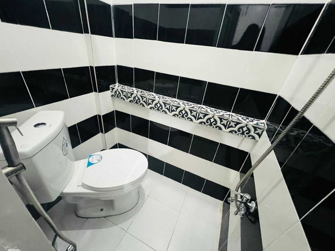 Bathroom, T&A Building, Pasay City