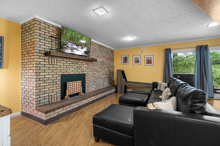 Interior 5, Cosby Mountain Lodge 4 Bedroom Home, Cocke