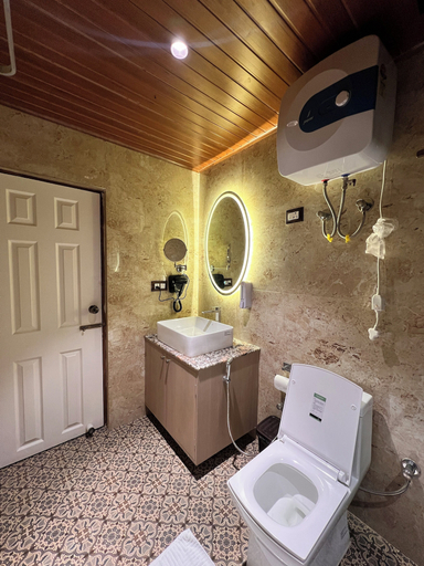 Bathroom 3, Echo Hotel and Spa, Darjiling