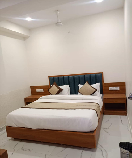 Bedroom 4, Hotel Volga Inn, Ahmadabad