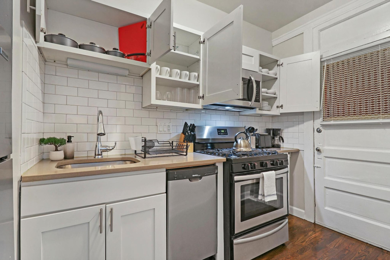 Private kitchen 2, 2BR Getaway - Touhy 3S, Cook