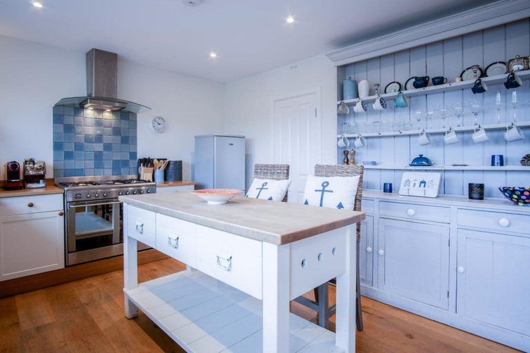 Private kitchen 2, Ty Seren - 2 Bedroom Apt - Bayview Oxwich, Swansea