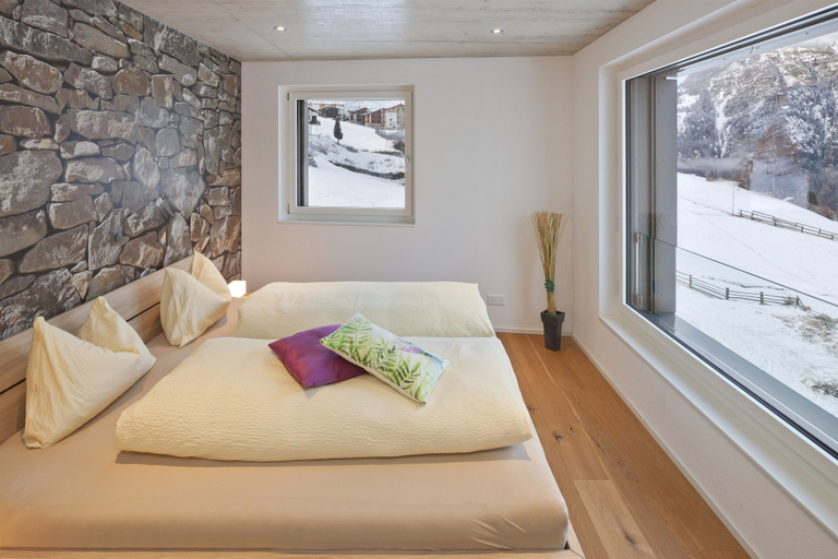 Bedroom 3, Sera Lodge, Visp