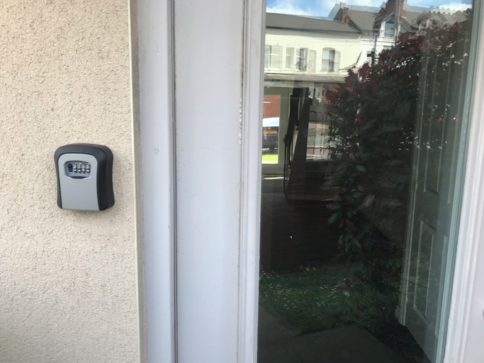 Property grounds, Serene Centra Smethwick Apartment Retreat, Sandwell