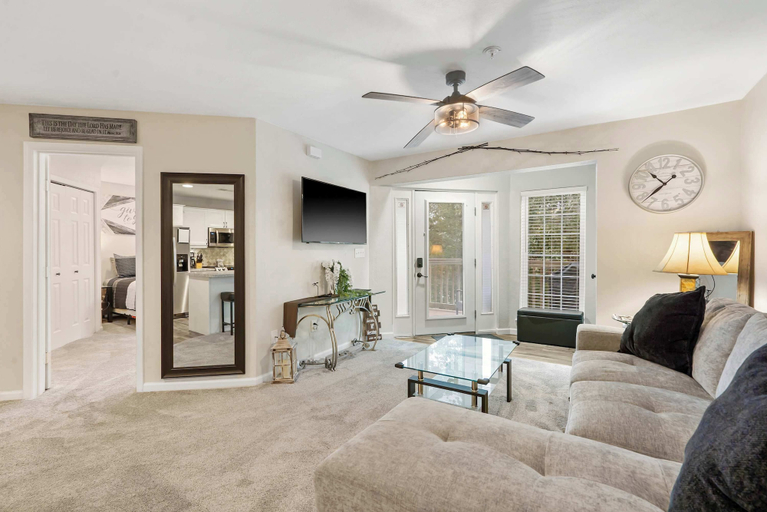 Living area 4, Restful Retreat 2bdr for 6, Stone