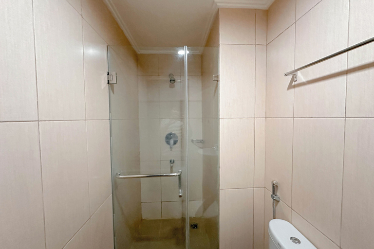 Bathroom 5, 1Br Near Uinsa At Tamansari Papilio Apartment, Surabaya