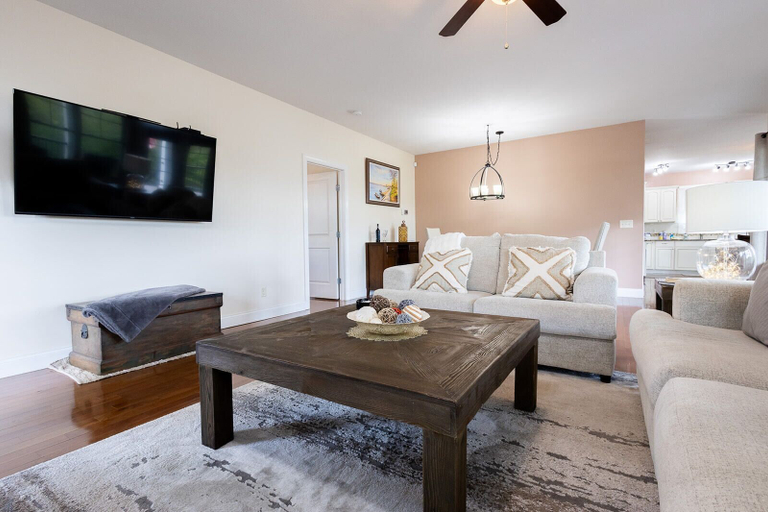 Living area 3, The Retreat at Paradise Hills, Jefferson