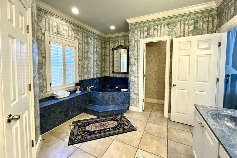 Bathroom 4, H Blue Atlantis 6 Bedroom Home by RedAwning, Baldwin