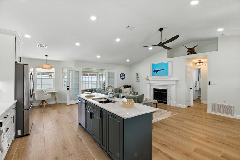 Interior 3, Driftwood Dreamer Retreat Quiet Coastal Escape, Santa Rosa