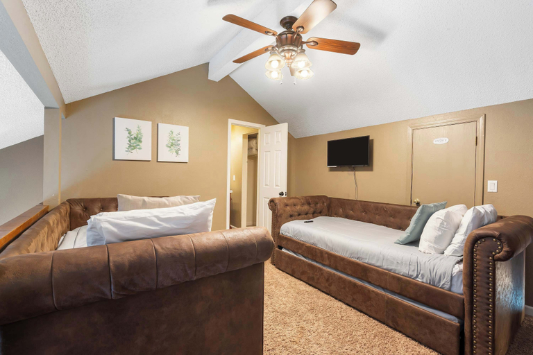 Bedroom 4, Branson Getaway - Condo for 6 in Epic Location!, Taney