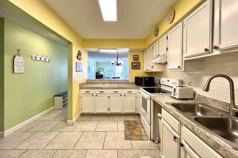 Private kitchen 2, Sea Oats H102 2 Bedroom Condo by RedAwning, Baldwin