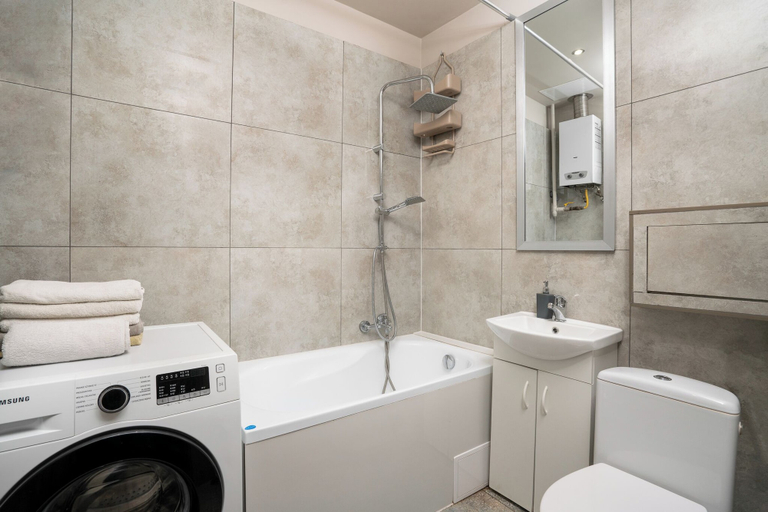 Bathroom, AS HOME Ofiar Oświęcimskich, Środa Śląska