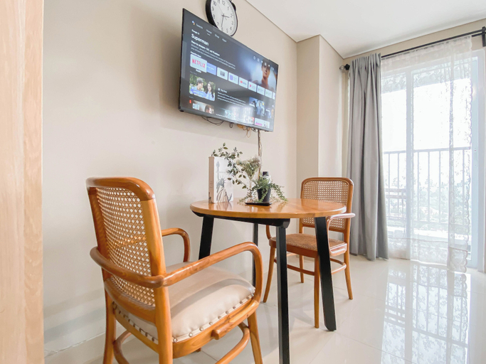 In-room dining, Studio with View at Royal Sentul Park, Bogor