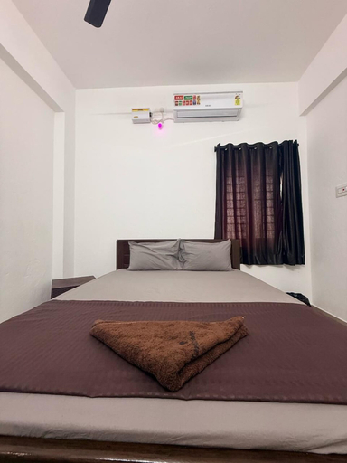 Room 2, Kavitha Stay Inn, Namakkal