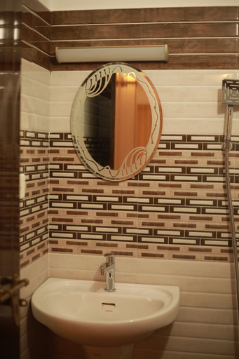 Bathroom 5, Fort Verdant Homestay, Ernakulam