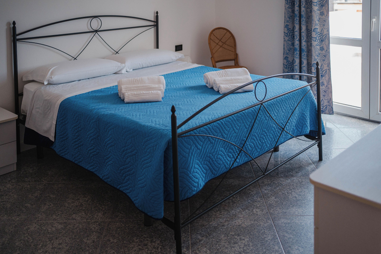 Bedroom 5, Residence Riviera, Salerno