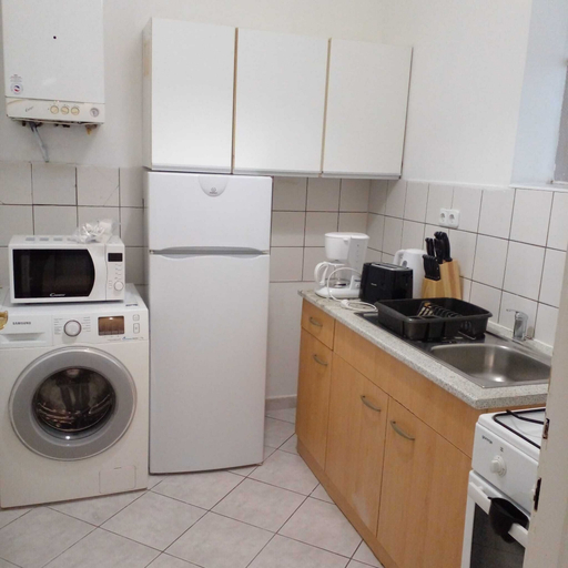 Private kitchen 5, Modern 2BR Apt Long Stay Near Station, Wien