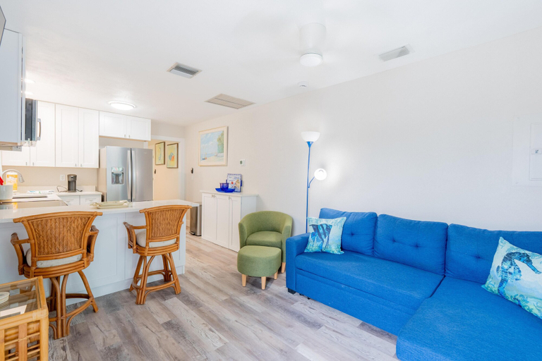 Living area, Beach Haven South 124, Lee
