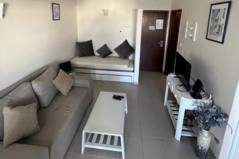 Living area 5, 1-bed - Sleeps 4 - Free Parking, Portimão
