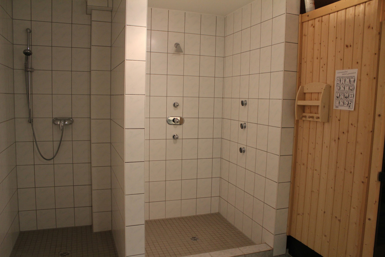 Bathroom 3, Müritz-Landhotel Grüner Baum, Mecklenburgische Seenplatte
