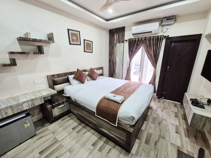 Room 2, Aryan Address, Kamrup Metropolitan