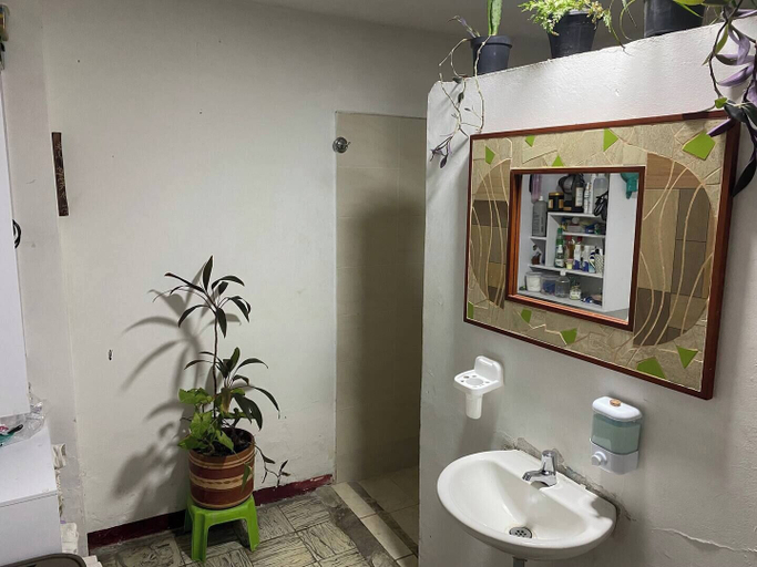 Bathroom, La posada del ceramista, Santiago de Cali