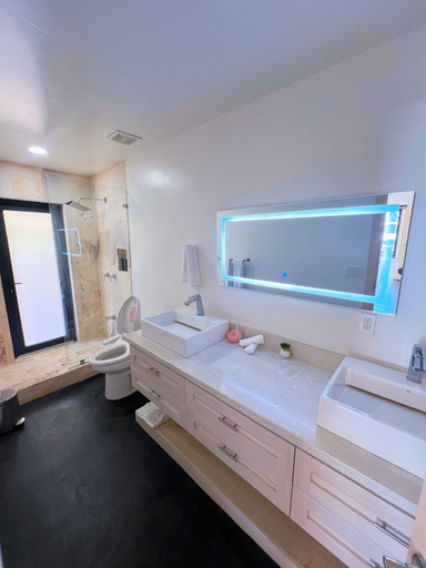 Bathroom 4, Curacion Beach Resort, Roatán