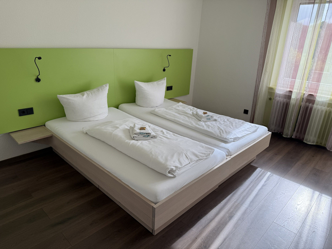 Room 5, Hotel Sättele, Im Hegau, nahe Singen und Radolfzell am Bodensee, Konstanz