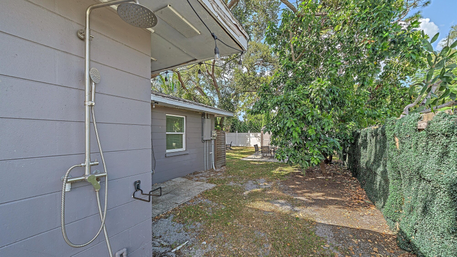 Property grounds 4, Urban Nest On 8th 4 Bedroom Home, Sarasota
